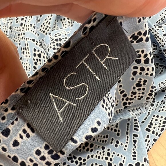 Astr Sleeveless Draped V-Neck Blouse Blue Black Size Medium - Picture 7 of 10